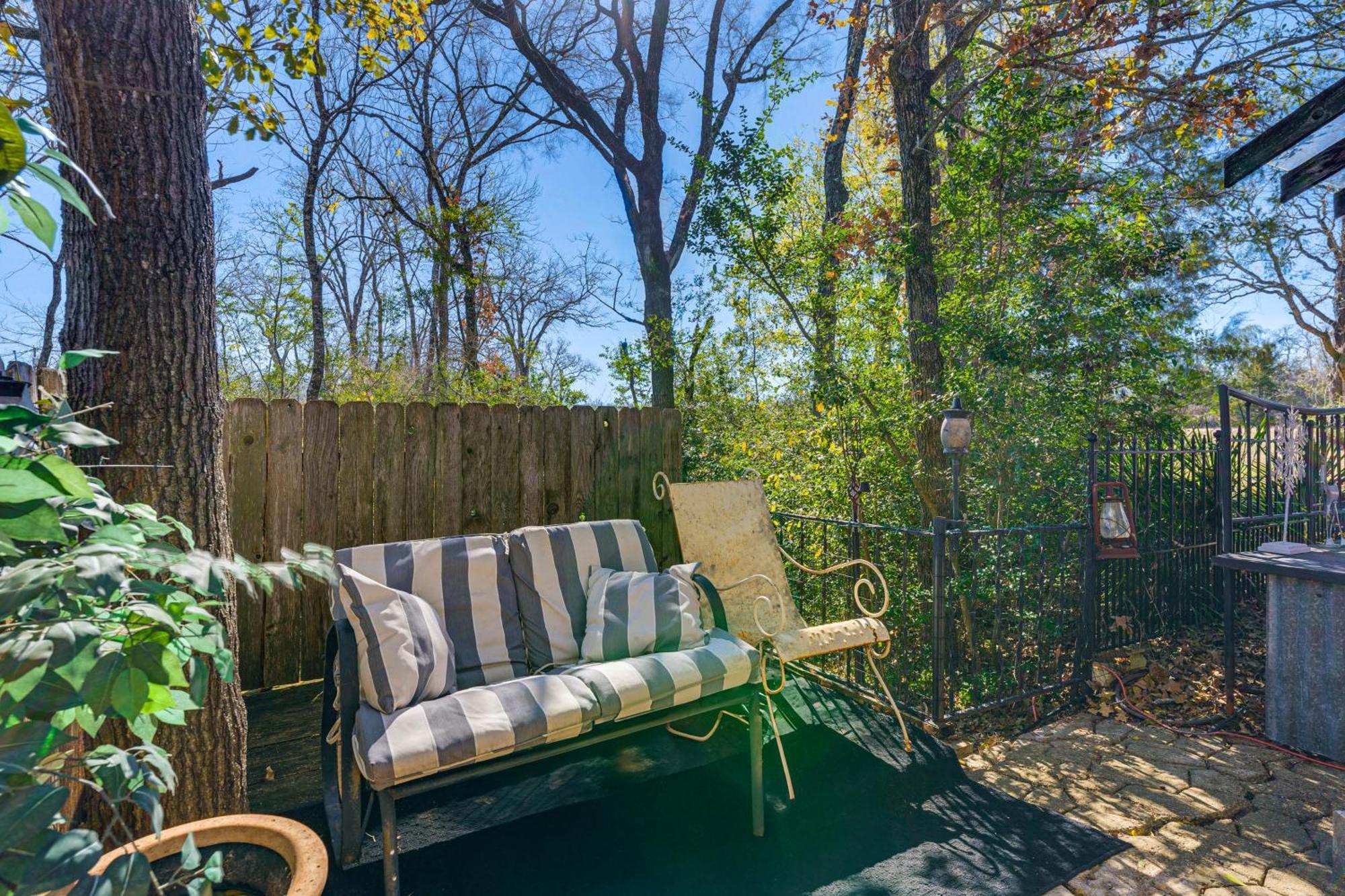 Willa College Station Getaway With Hot Tub And Courtyard! Zewnętrze zdjęcie