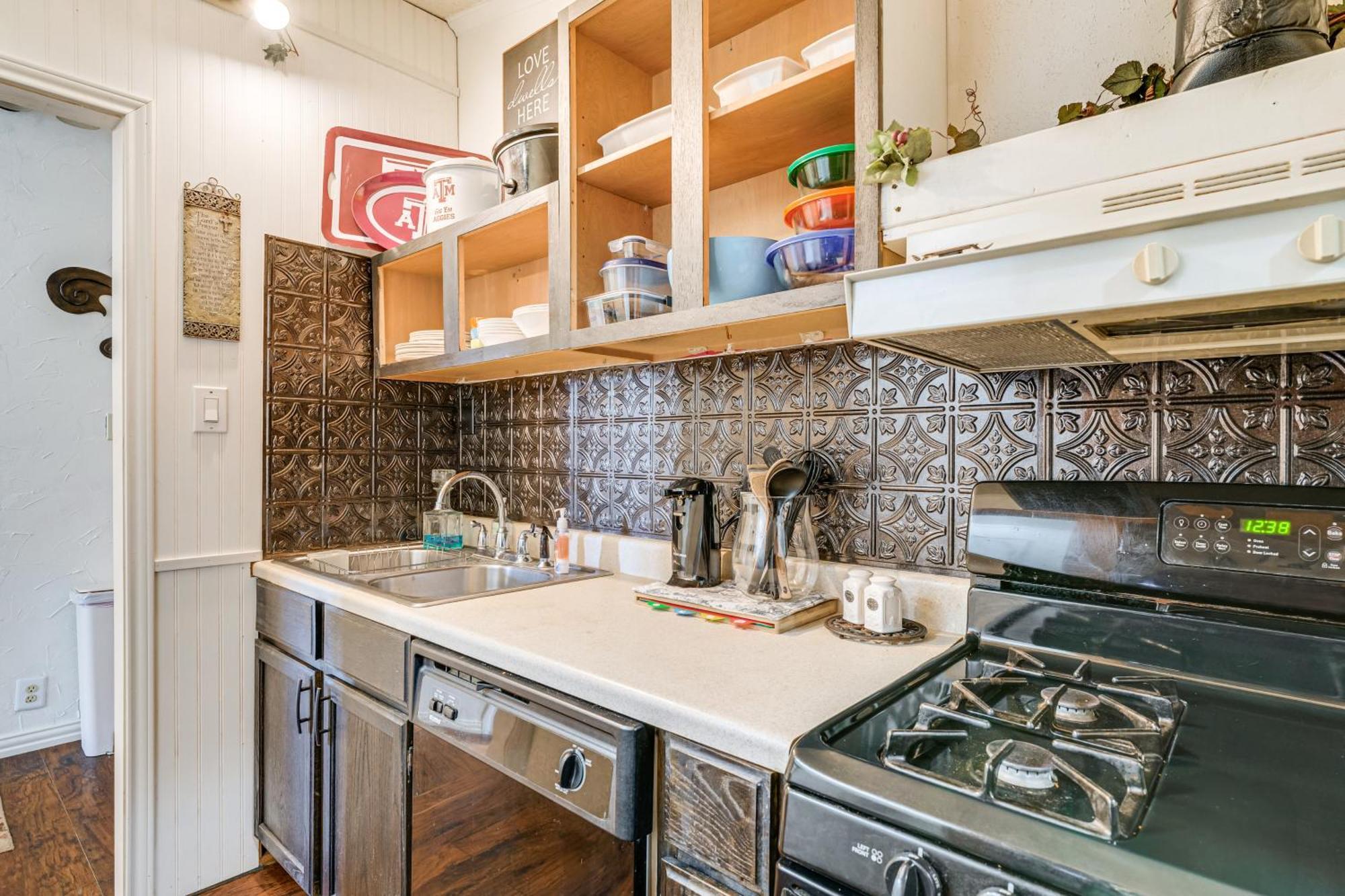 Willa College Station Getaway With Hot Tub And Courtyard! Zewnętrze zdjęcie